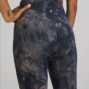 Lululemon Align High-Rise Pant 25” - Diamond Dye Lunar Rock True Navy - Size 4
